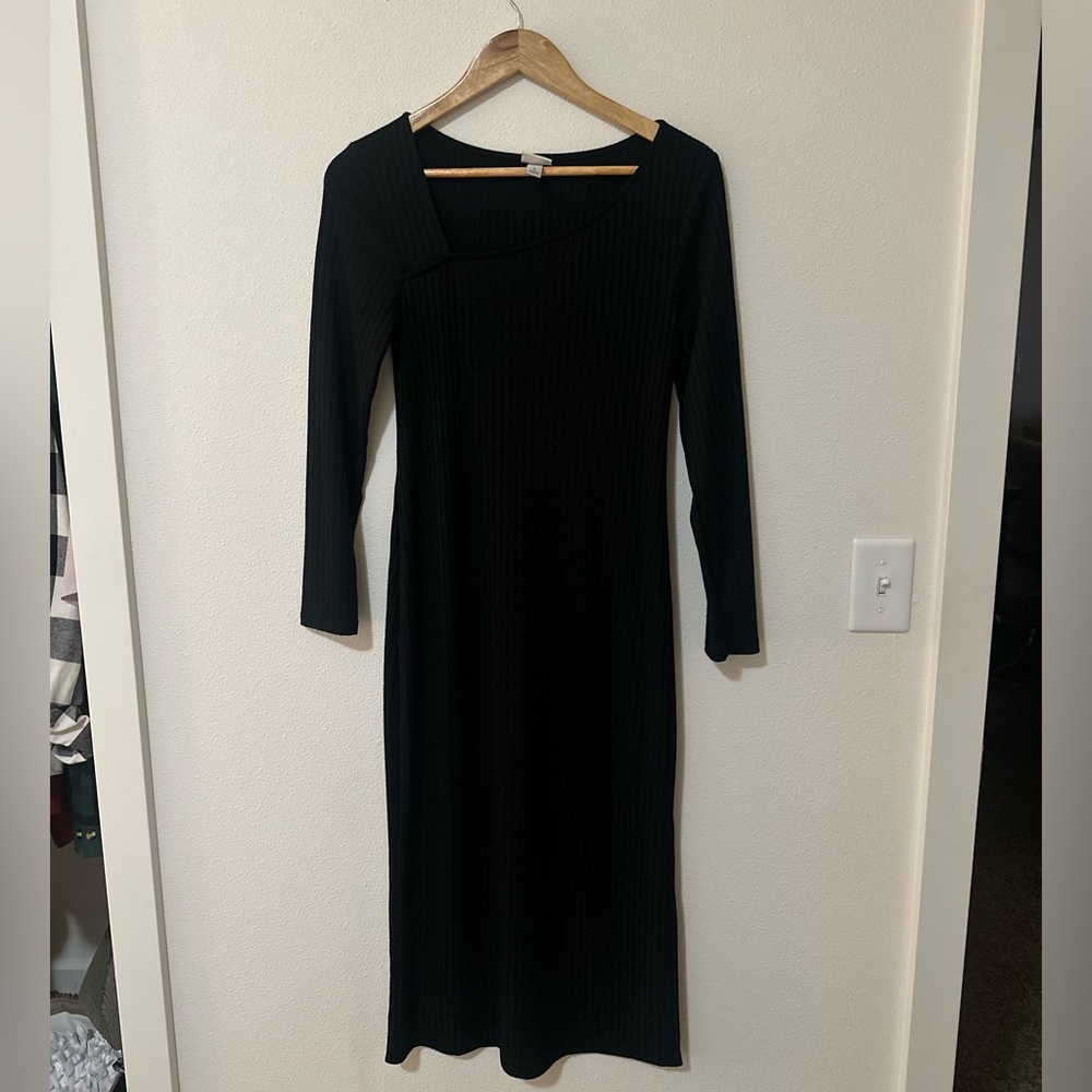 A symmetrical open slit dress